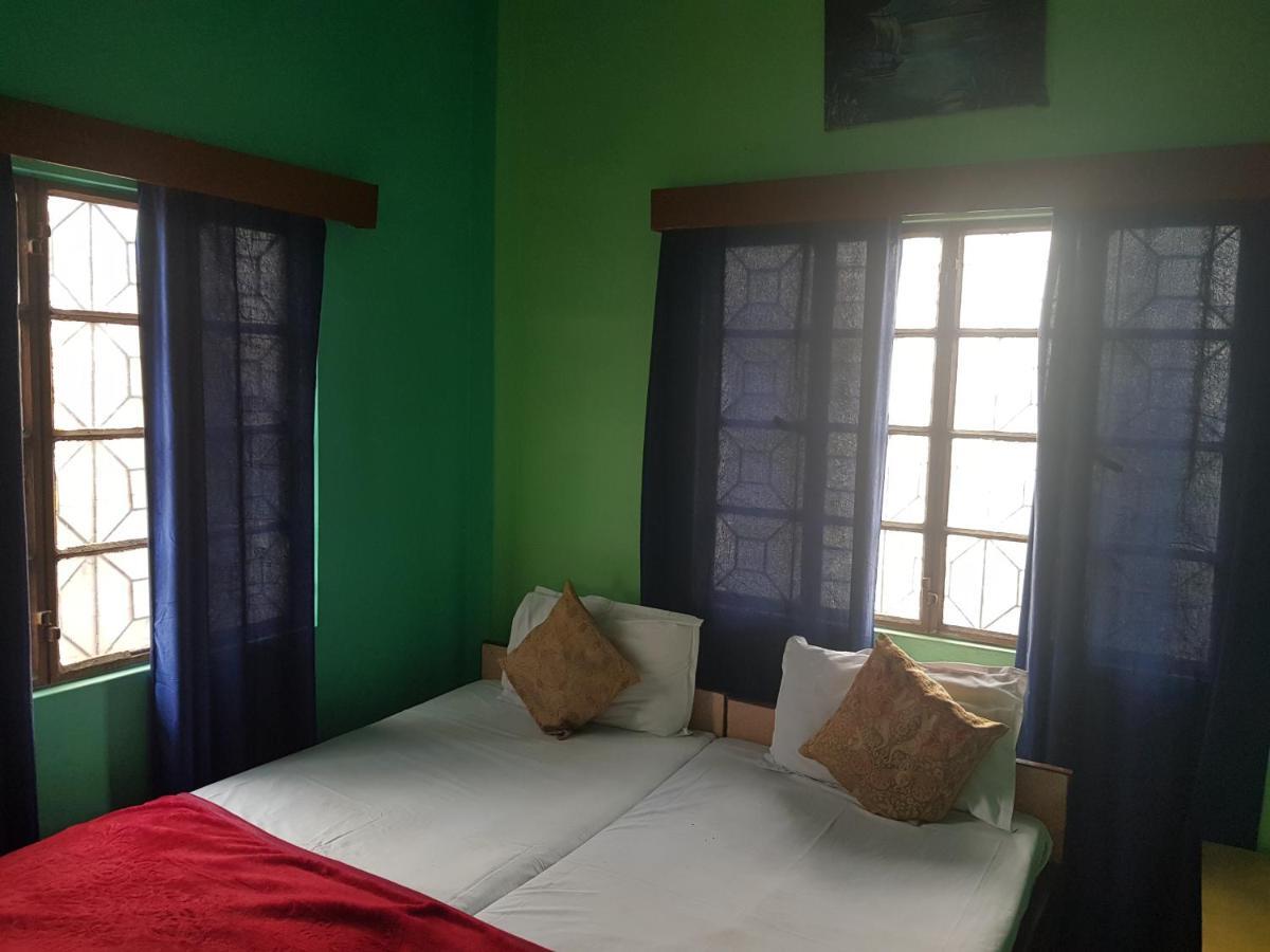 Family Guest House バラナシ エクステリア 写真